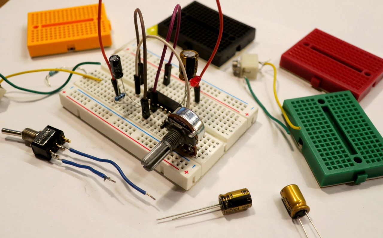 Taller para fabricar un instrumento musical electroacústico a cargo de Rob Martínez