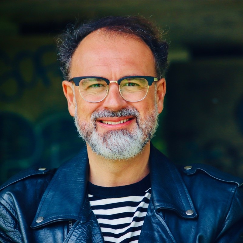 Se presenta el último libro de Santiago Cambero en El Hospital