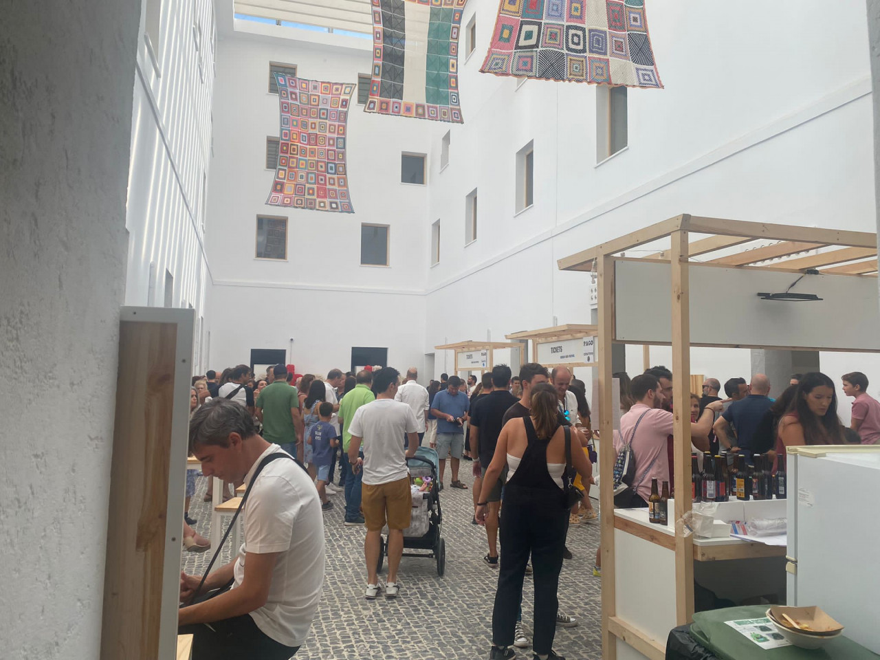Más de 15.000 personas llenan durante tres días el Hospital Centro Vivo durante la primera edición del Iberian Beer Festival
